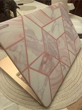 MacBook Air 13 Marble Geometric Hard Shell Case in Pink and White
